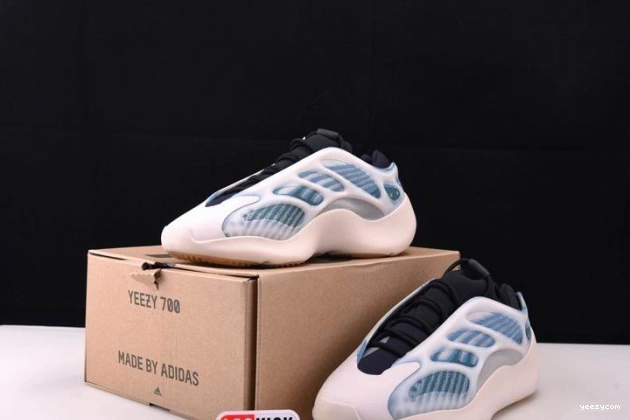 ADIDAS V3 YEEZY GY0260 700 1017